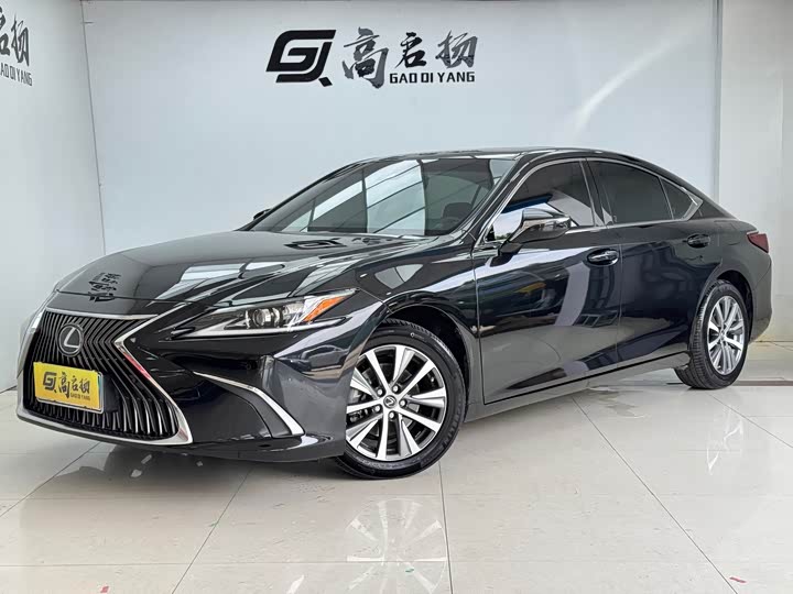 Lexus ES 2020 200 Excellence Edition