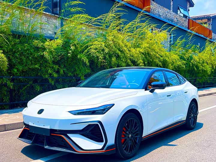 Changan UNI-V 2025 third generation 2.0T powerful model