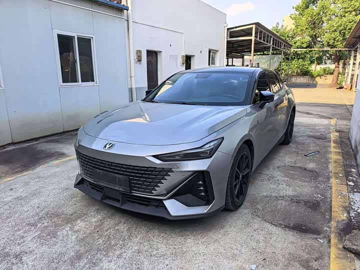 Changan UNI-V 2022 1.5T premium model