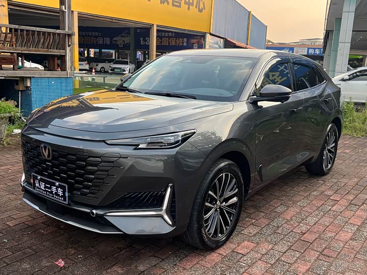 Changan UNI-K 2023 2.0T two-wheel drive enjoyment model