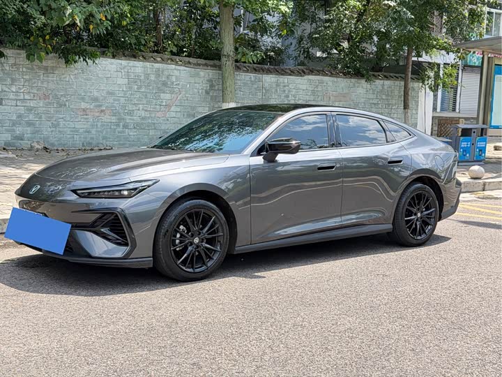 Changan UNI-V 2025 Third Generation 1.5T 500Bar Prestige Edition