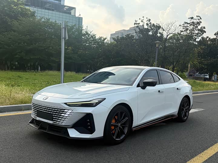 Changan UNI-V 2022 1.5T ZunGui Edition