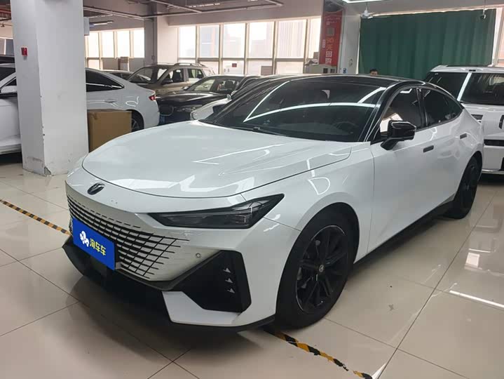 Changan UNI-V 2022 1.5T ZunGui Edition