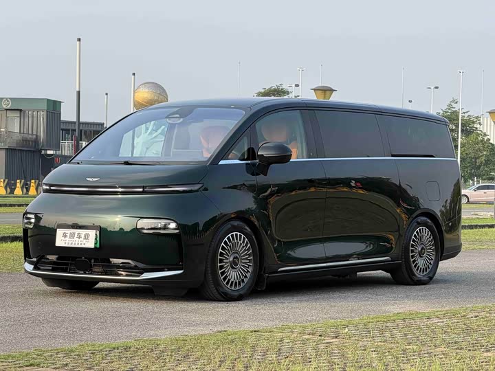 Yizhen L380 2025 805km flagship version four-wheel drive