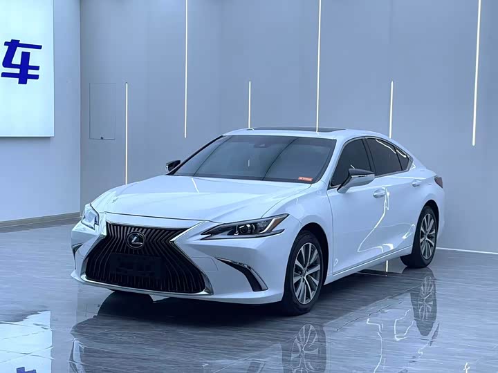 Lexus ES 2021 200 Excellence Edition
