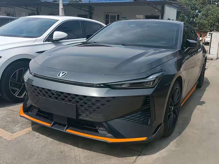 Changan UNI-V 2024 1.5T noble sports model