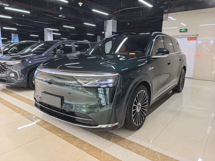 Wenjie M8 2025 extended range Ultra version 53.4kWh 6-seater version (192-line lidar)