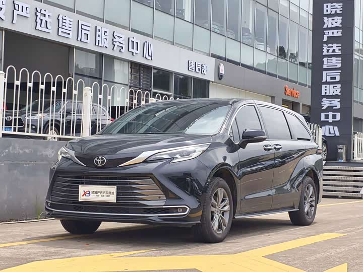 SIENNA 2026 Model 2.5L AWDLuxury Edition