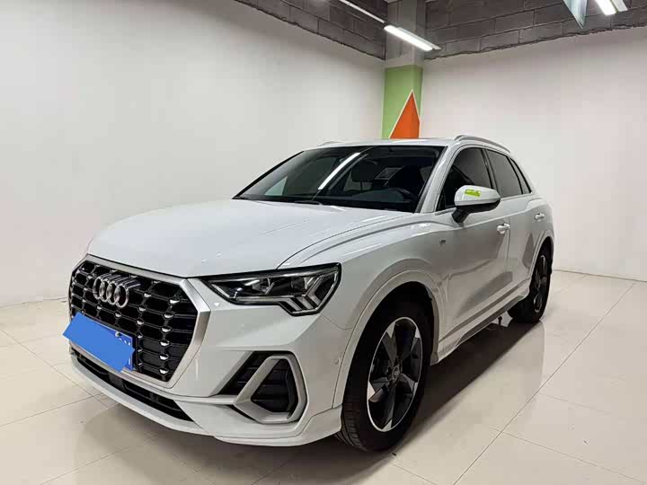 Audi Q3 2023 35 TFSI Fashion Dynamic (1.4T)