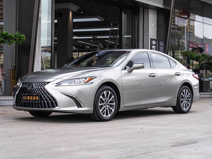Lexus ES 2022 300h Excellence Edition