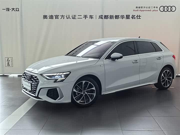 Audi A3 2021 Sportback 35 TFSI aggressive sports model
