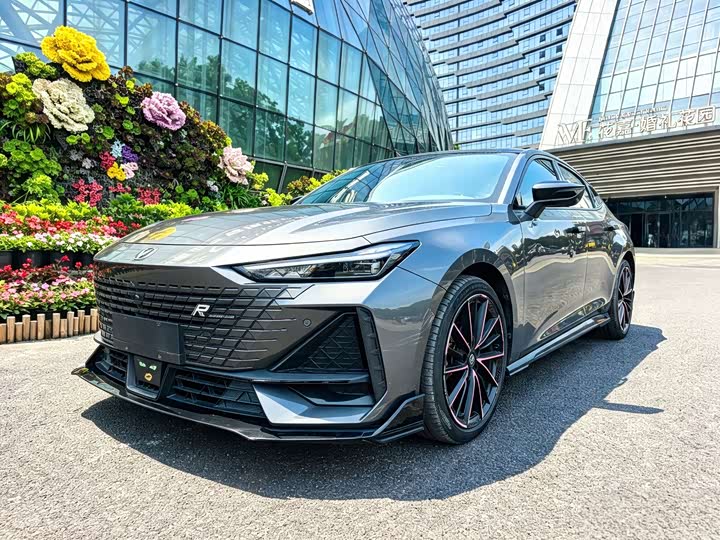 Changan UNI-V 2023 1.5T sports version