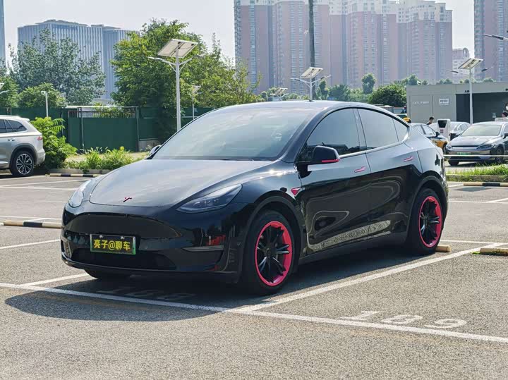 Model Y 2021 long-range all-wheel drive version