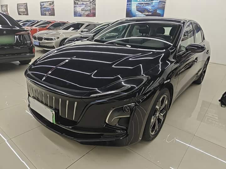 Hongqi E-QM5 2023 facelift basic travel version