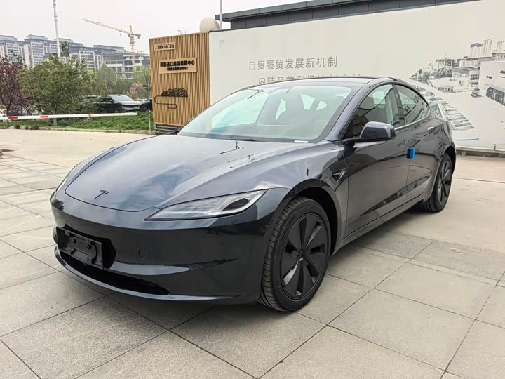 2026 Model 3 2025 Model Rear-wheel drive Edition