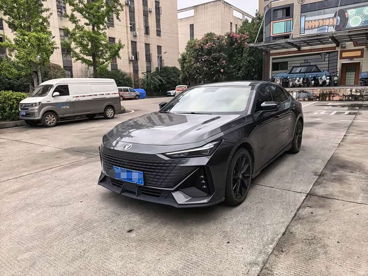 Changan UNI-V 2022 1.5T premium model