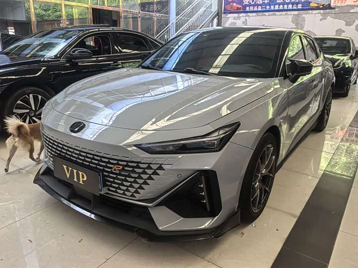 Changan UNI-V 2022 1.5T premium model