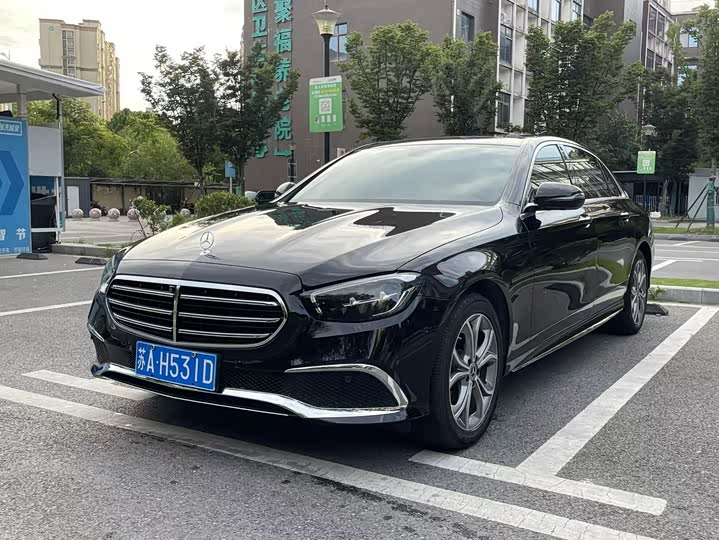 Mercedes-Benz E-Class 2023 facelift E 300 L sporty and stylish