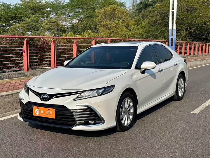 Camry 2021 2.0G Deluxe Edition
