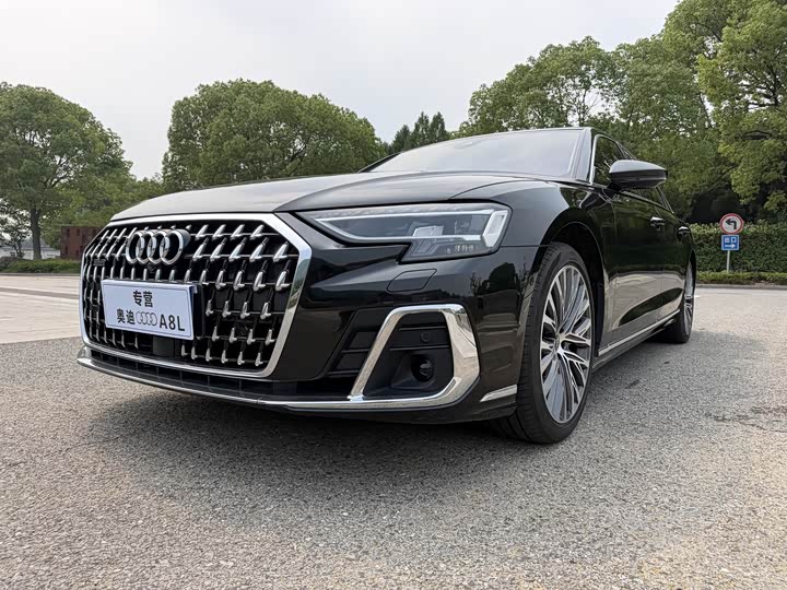 Audi A8 2024 A8L 50 TFSI quattro Premium Selection