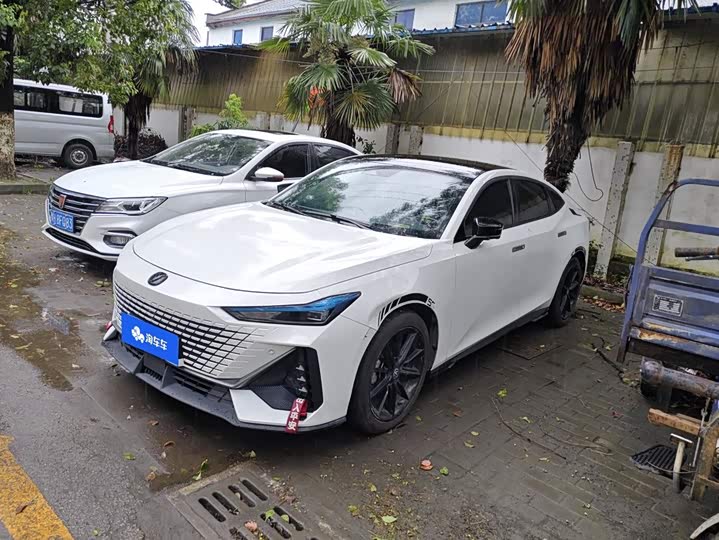 Changan UNI-V 2023 1.5T premium model