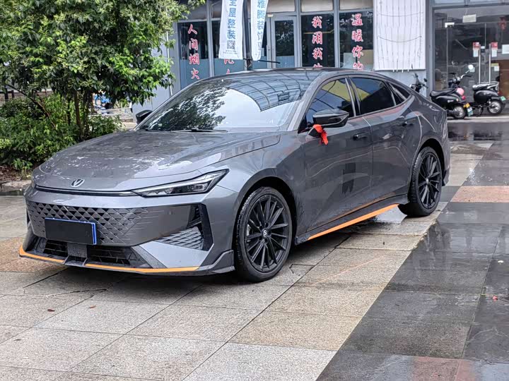 Changan UNI-V 2024 1.5T smart pilot model