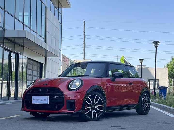 2025 MINI JCW 2025 JOHN COOPER WORKS