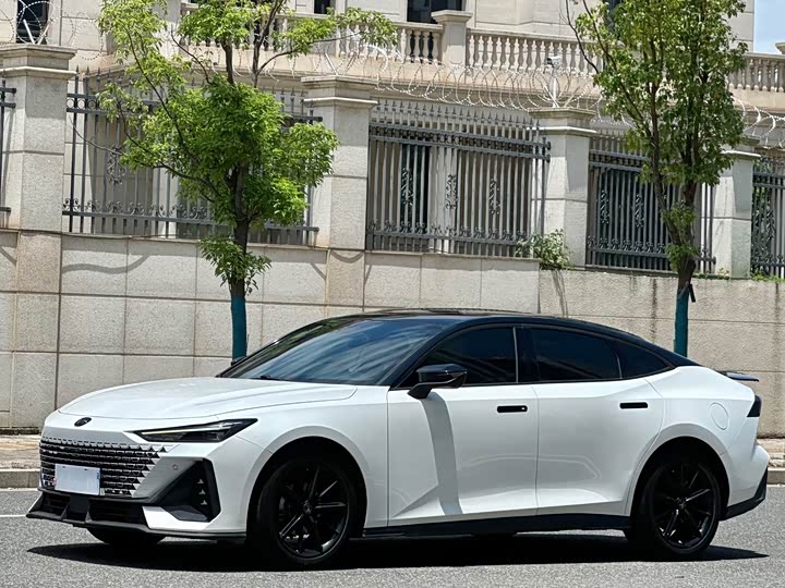 Changan UNI-V 2022 1.5T sports version
