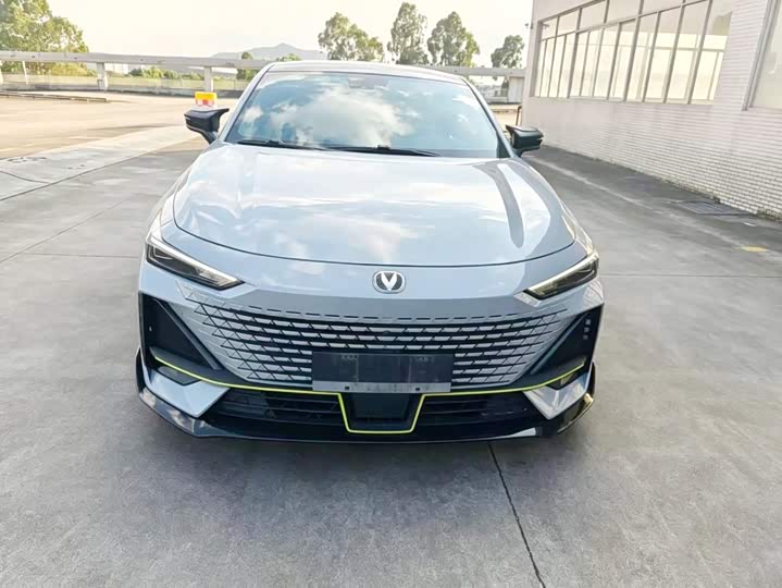Changan UNI-V 2022 1.5T sports version