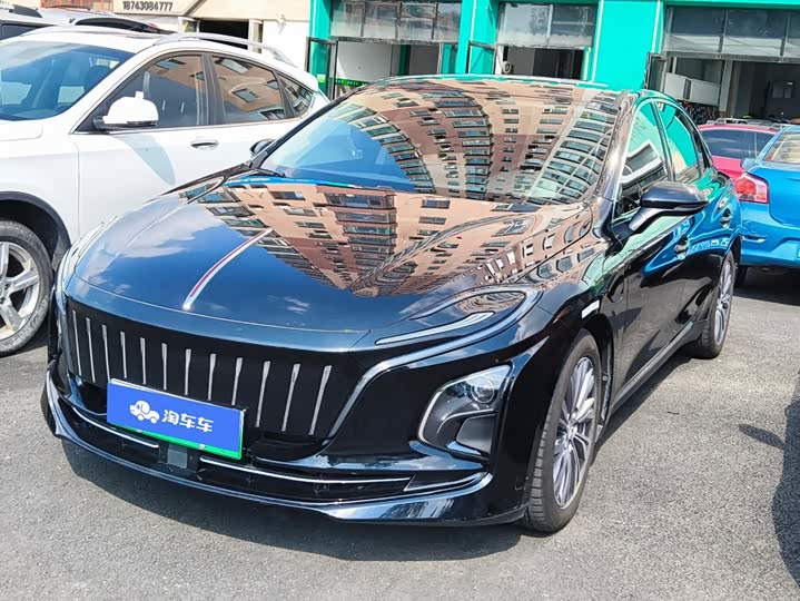 Hongqi E-QM5 2023 model 560km PLUS