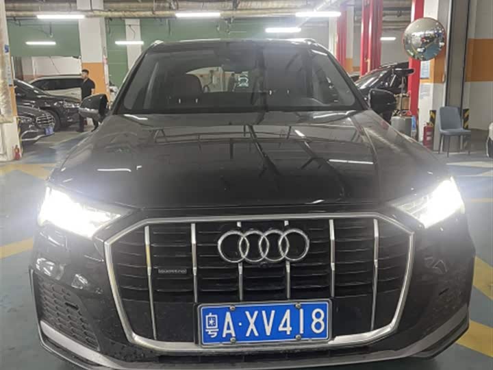 Audi Q7 2021 45 TFSI quattro S line sports