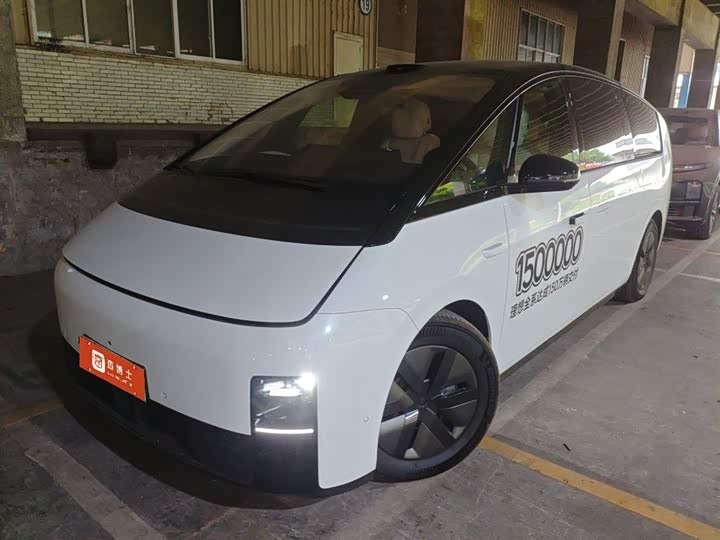 2025 Ideal MEGA 2025 Home Family Special Edition