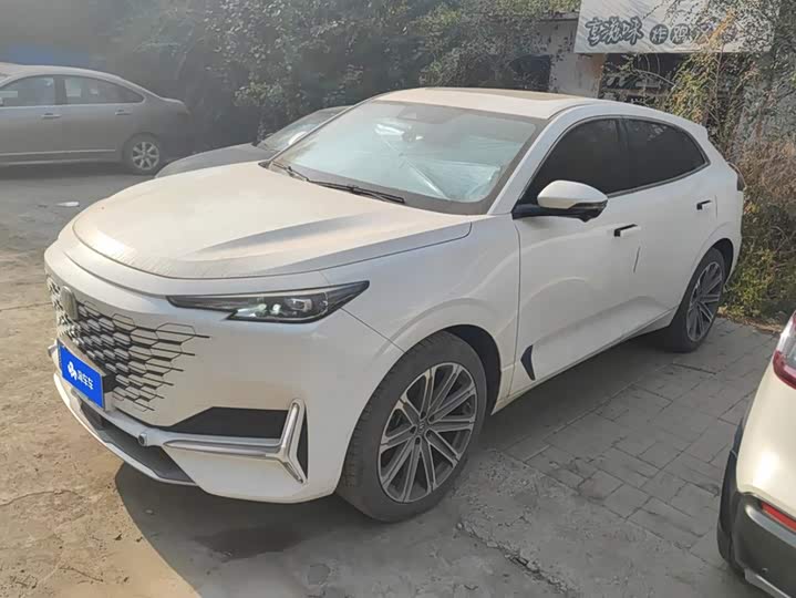 Changan UNI-K 2021 2.0T all-wheel drive premium model