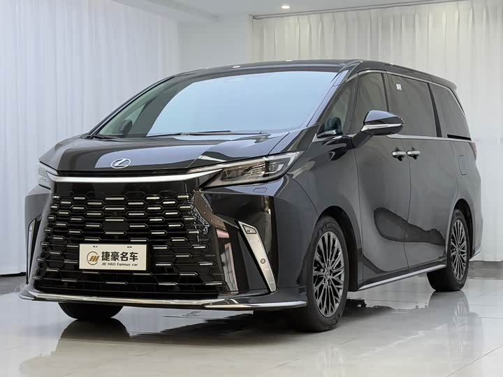Lexus LM 2023 500h six-seater premium version