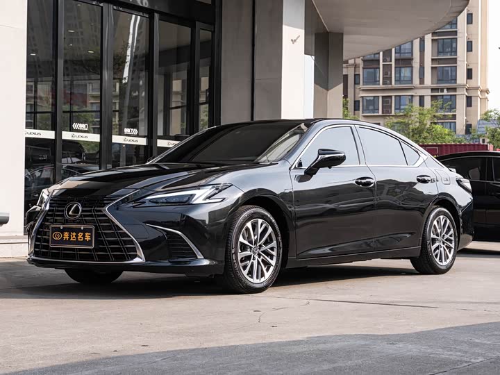 Lexus ES 2025 300h Premium Edition