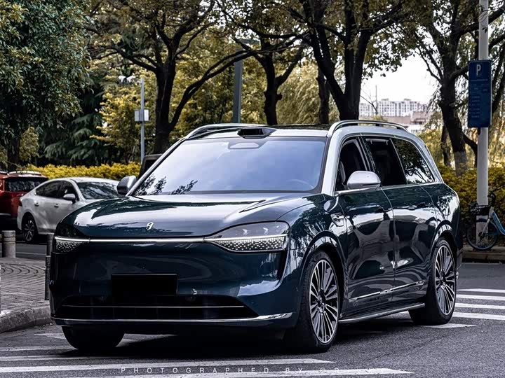 2024 AITO M9 2024 EREV Ultra 42kWh 6-Seater