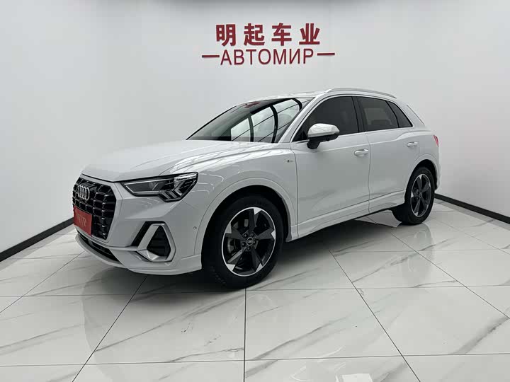 Audi Q3 2022 35 TFSI Fashionable and Dynamic