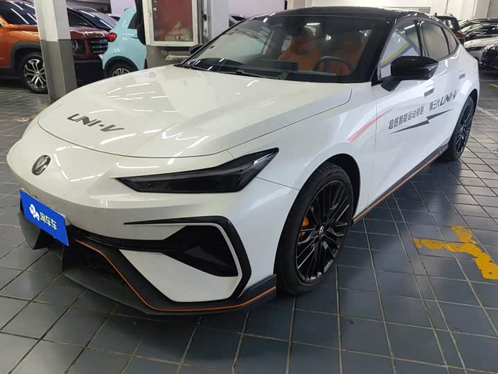Changan UNI-V 2025 third generation 2.0T powerful model