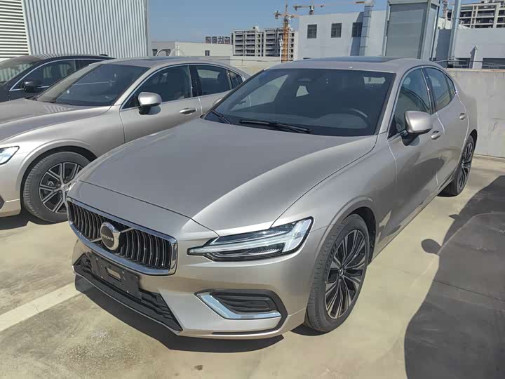 Volvo S60 2025 B4 Zhiyuan Luxury Edition