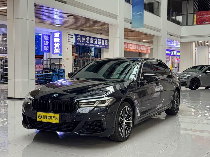 BMW 5 Series 2022 facelift 530Li leading M sports package