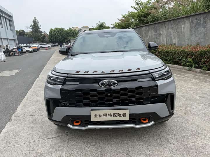 Explorer 2024 2.3T EcoBoost Kunlun Peak Edition 6 seats