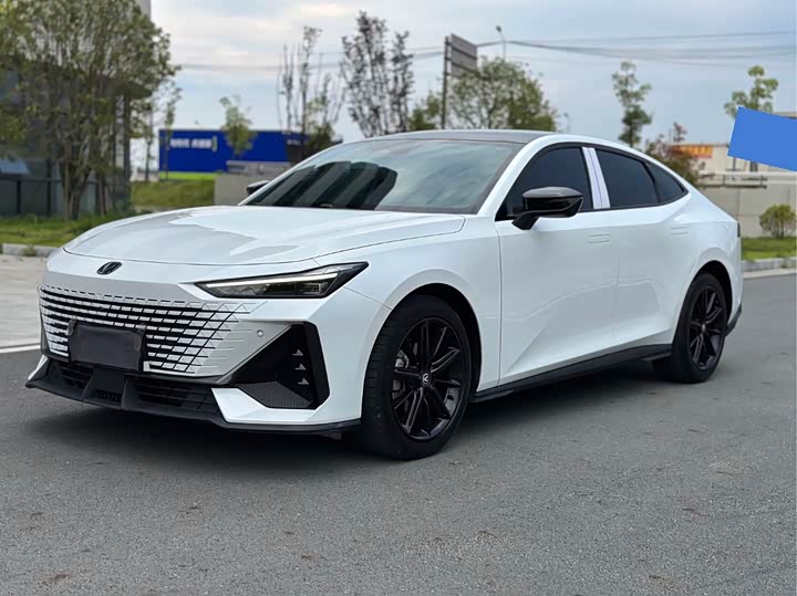 Changan UNI-V 2024 1.5T high-energy version