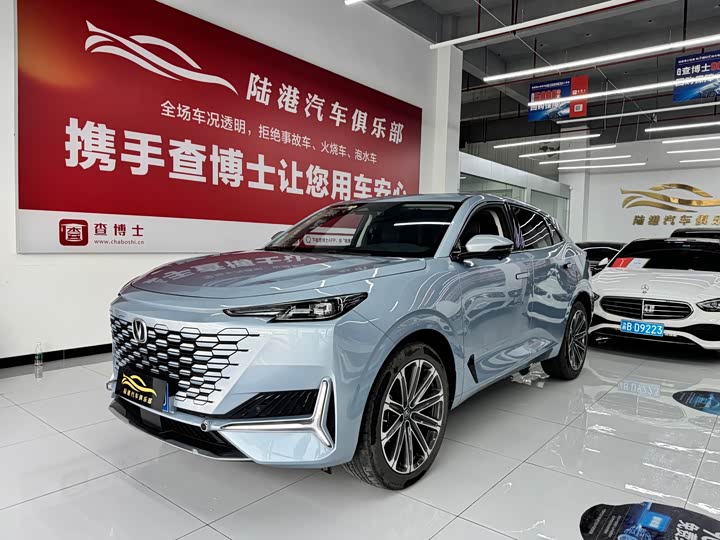 Changan UNI-K 2021 2.0T all-wheel drive premium model
