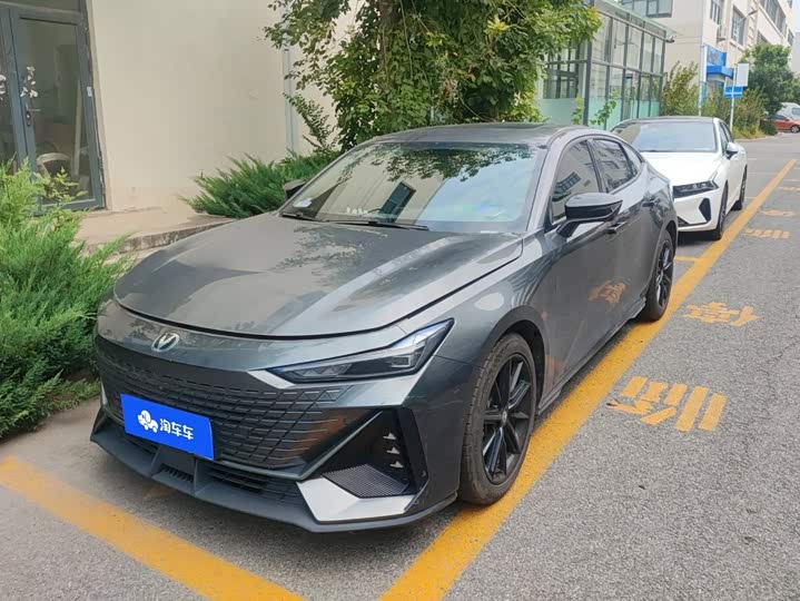 Changan UNI-V 2023 1.5T exclusive model