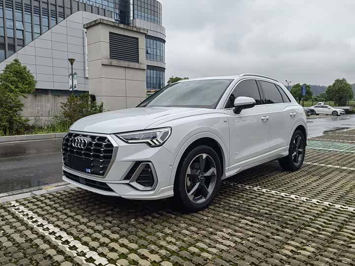 Audi Q3 2023 35 TFSI Fashion Dynamic (1.5T)