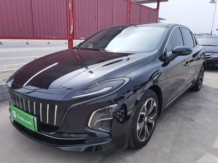 Hongqi E-QM5 2023 facelift basic travel version