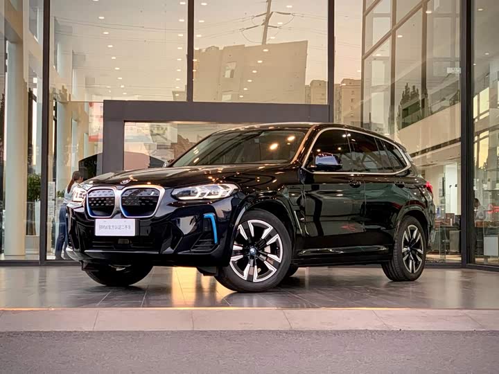 BMW iX3 2022 innovative model