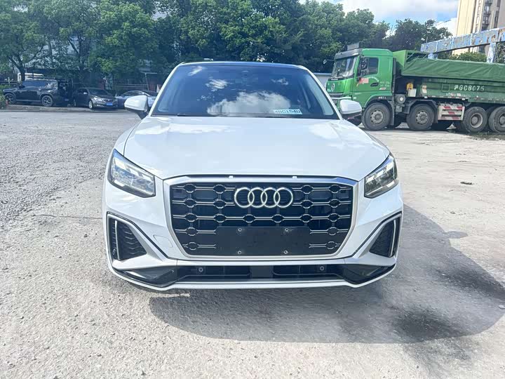 Audi Q2L 2021 35 TFSI aggressive and dynamic model