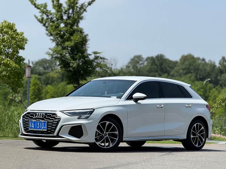 Audi A3 2022 Sportback 35 TFSI aggressive sports model