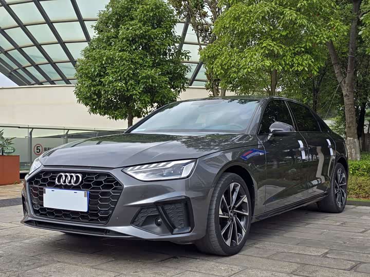 Audi A4L 2023 40 TFSI Luxury Dynamic